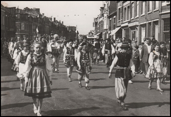 Cavalcade_1957_010.jpg