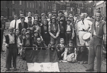 Cavalcade_1958_003.jpg