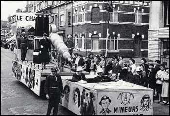 Cavalcade_1961_009.jpg