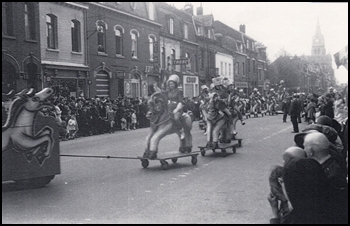 Cavalcade_1965_003.jpg