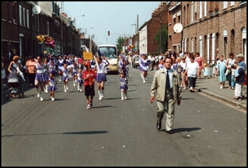 Cavalcade_2001_002.jpg