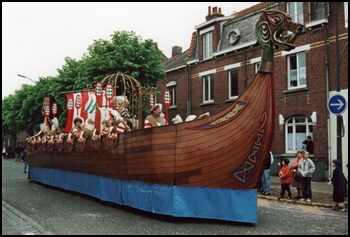 Cavalcade_2002_003.jpg